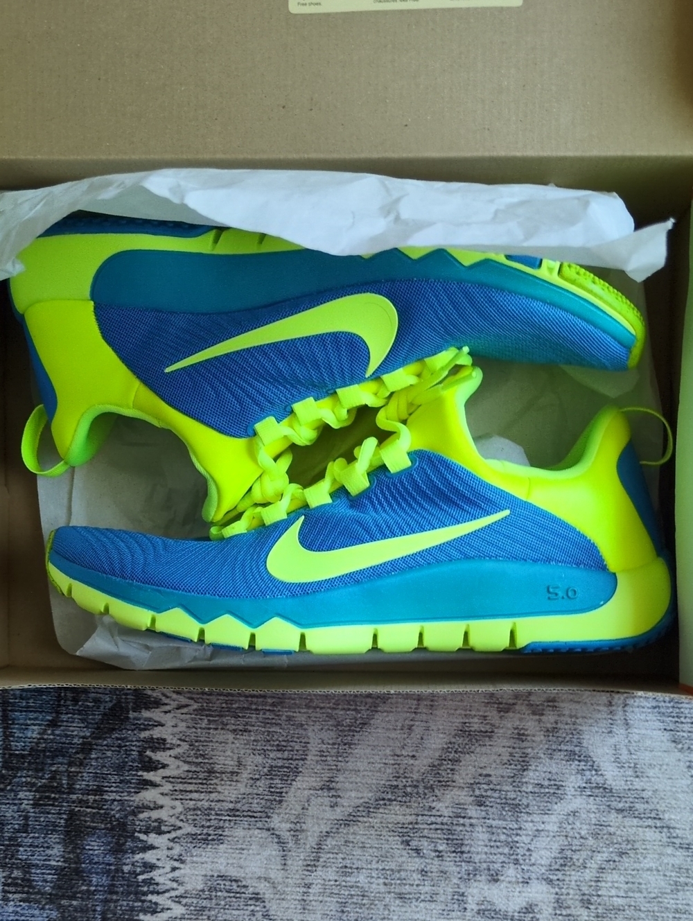 Nike Sneakers in Blue and Neon Yellow